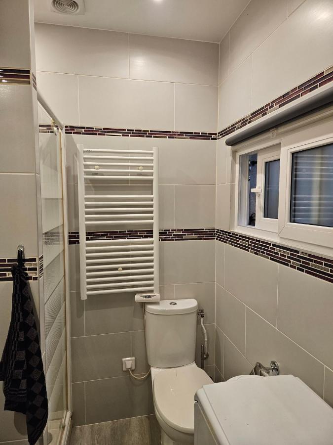 Studio 22M2 A Ivry/Seine-A 200 Metres De Paris. Proche Metro 7 Exteriör bild